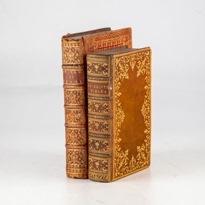null [Reliure]. Ensemble de 2 volumes reliés en maroquin à dentelle au début du XVIIIe...