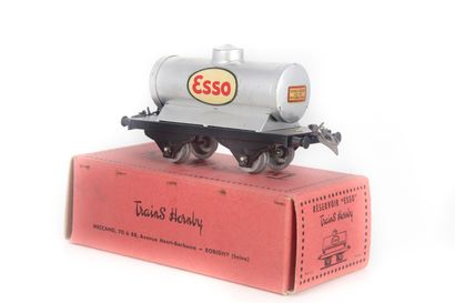 HORNBY HORNBY - Wagon réservoir "ESSO" 

dans sa boite d'origine