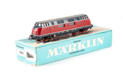 MARKLIN MARKLIN - HO Gauge

German Federal Railroad diesel locomotive in brick red...