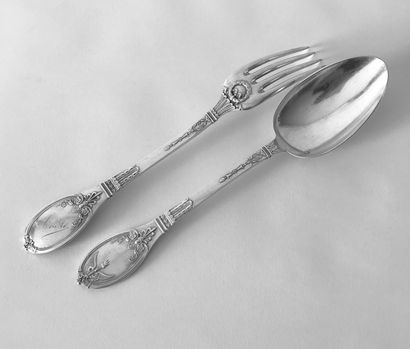 null Beautiful silverware richly molded and chased with palmettes, leaves and wings...