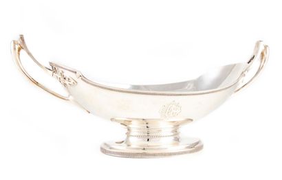 TIFFANY TIFFANY & Co

Oblong bowl on a small foot in sterling silver chased with...