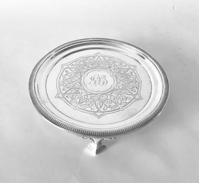 TIFFANY TIFFANY & Co

Small bowl on three feet in sterling silver with engraved rayonnat...