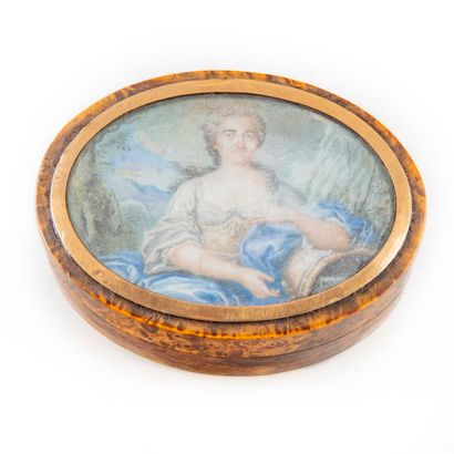 null Burl wood box decorated with a miniature probably representing Madame de Debarinville

Early...