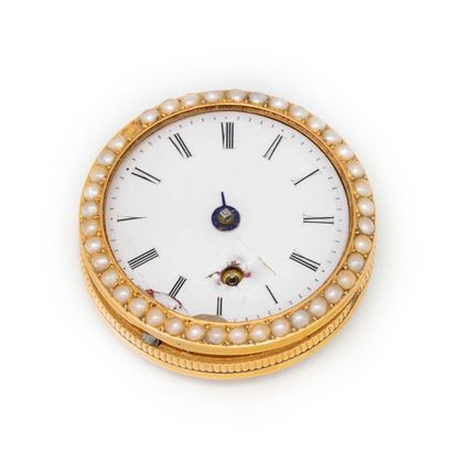 null Yellow gold ladies' watch, the back decorated with a radiating pattern of enamel...