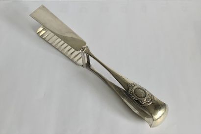 null Plain silver asparagus tongs decorated with two medallions in the Louis XVI...