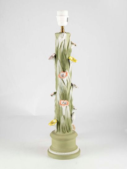 CHAUMETTE Masion CHAUMETTE

Lampe en céramique à décor de fleurs

H. : 50 cm env...
