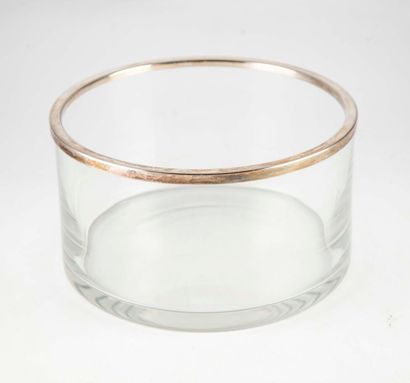 null Jatte en verre cerclé de métal

H. : 11 cm ; D. : 20 cm