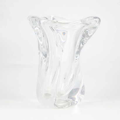 null Vase en cristal moulé dans le goût de Daum

H. : 22 cm
