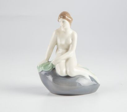null La Petite Sirène en céramique allemande

Signée Edward Eriksen

H. : 13 cm