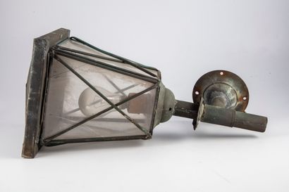 null Lanterne de jardin en tôle, électrifié

H. : 42 cm 

(Accidents et Usures)