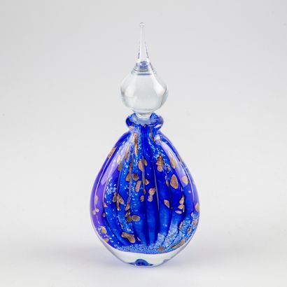 LUZORO Michele LUZORO - Biot

Flacon à parfum couvert en verre soufflé de couleur...