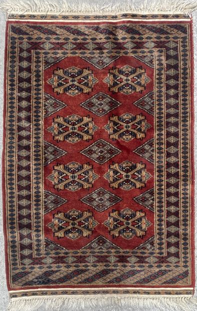null Prayer rug in mechanical wool with geometric decoration on an ochre background

99...