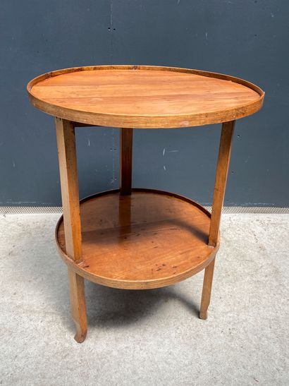null Natural wood pedestal table, the legs joined by a shelf

Height: 70 cm; Diameter:...