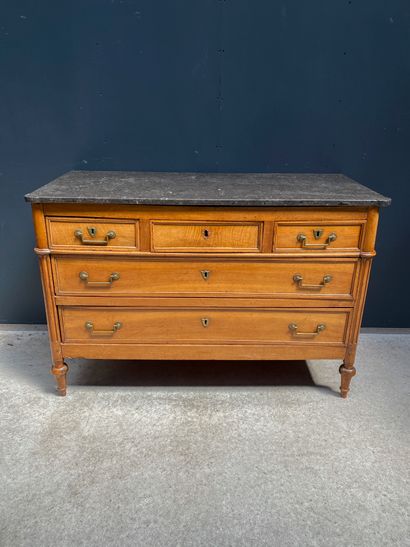 null Veneer chest of drawers opening with three drawers, fluted legs and uprights,...