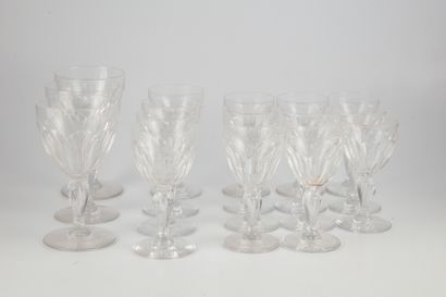 BACCARAT BACCARAT in the taste of 

Part of service of crystal glasses with facets...