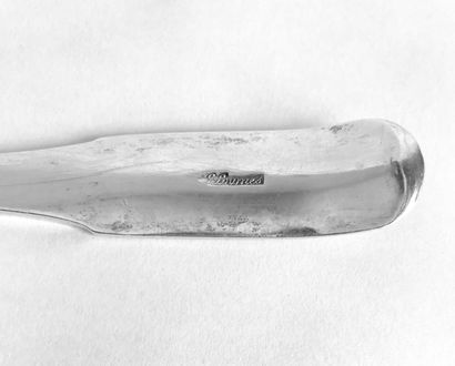 LOWNES Joseph LOWNES

Beautiful silver stew spoon molded with nets. Numerated. American...