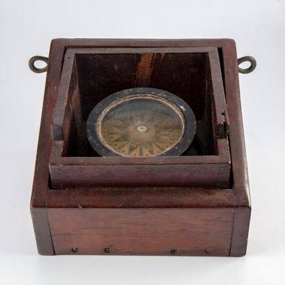 null Marine compass with its wooden case

H. 20 cm ; W. 25,5 cm ; D. 25,5 cm

(Accidents...