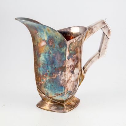 null Gallia metal pitcher in the Art Deco style 

H. 20 cm