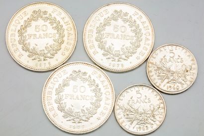 null Lot comprenant 4 pièces de 50 francs datées 1975, 1977, 1978, et 5 pièces de...