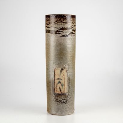 null Vase rouleau en grès à décor jaspé gris 

H.:36,5cm