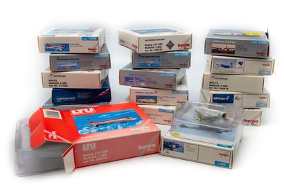 null HERPA and various 1/500

Lot of 17 new contemporary aircraft in BO (Boeing 737,...