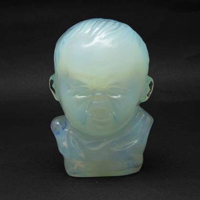 SABINO Attribué à Marius Ernest SABINO (1878-1961)

Buste d'enfant en verre opalescent

H.:...