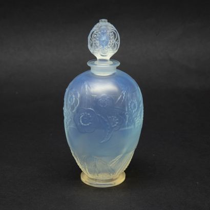 SABINO Marius Ernest SABINO (1878-1961)

Flacon à parfum "Les Fleurs"en verre opalescent...