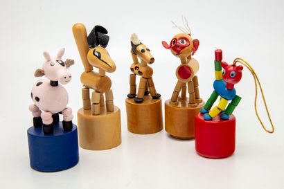 WAKOUVA Wakouwa

Suite de cinq figurines articulées en bois sur le thème des animaux

H.:7...