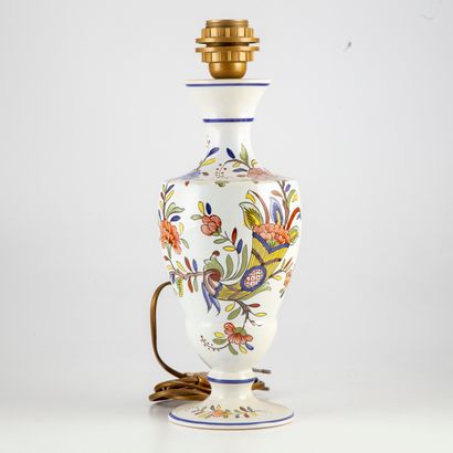 ROUEN Géo Martel- Rouen

Pied de lampe en céramique à décor à corne fleurie dans...