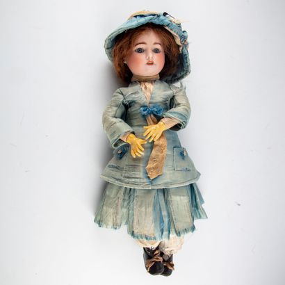 null SFBJ

Doll, porcelain head, body and clothes

Marked

H.: 40cm approximatel...