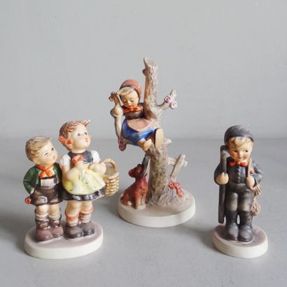 GOEBEL Manufacture GOEBEL - Germany

Ensemble de trois statuettes ou groupes en porcelaine...