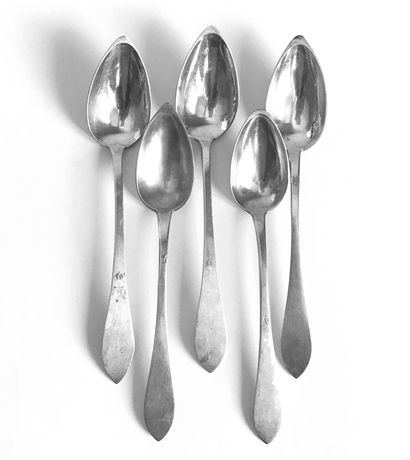 null Set of five small silver spoons with long spatula. 

M.O. : various - Minerve...