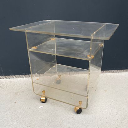null Plexiglass table with wheels

63,5 x 67 x 48,5 cm

Wear, stains