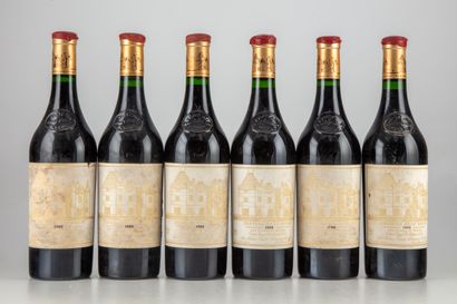 null 6 bouteilles CHÂTEAU HAUT BRION 1989 1er GCC Pessac Léognan

Étiquettes décolorées,...