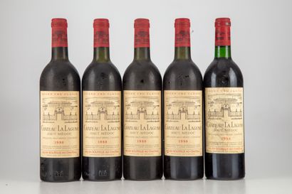 null 5 bouteilles : 4 bouteilles CHÂTEAU LA LAGUNE 1980 3e GC Haut Médoc, 1 bouteille...