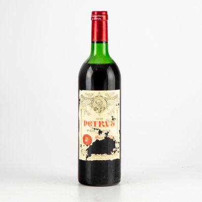 1 bouteille PETRUS 1985 Pomerol 
(niveau...