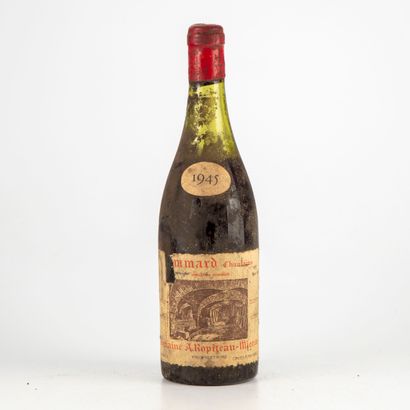null 1 bouteille POMMARD 1945 Domaine A. Ropiteau 

(niveau entre 5 et 7 cm, étiquette...