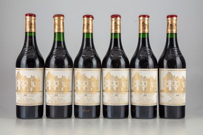 null 6 bouteilles CHÂTEAU HAUT BRION 1992 1er GCC Pessac

Étiquettes fanées très...
