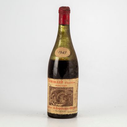 null 1 bouteille POMMARD 1945 Domaine A. Ropiteau 

(niveau entre 5 et 7 cm, étiquette...