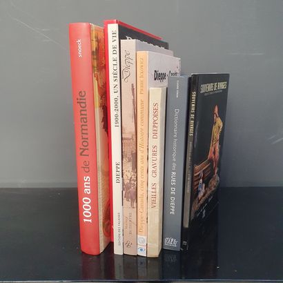 null Ensemble de 8 ouvrages sur Dieppe, comprenant : 

- Claude Féron, Dictionnaire...