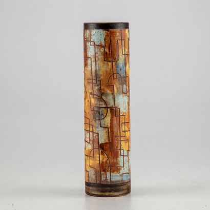 KOSTANDA Alexandre KOSTANDA (1921-2007)

Vase de forme cylindrique en céramique émaillée...