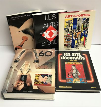 null Ensemble de livres d'Art : 

LE MUSEE NATIONAL D'ART MODERNE - Christian DEROUET...