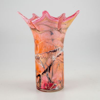 LUZORO Michèle LUZORO (née en 1949)

Vase "Groseille" en verre marmorréen rose orangé...