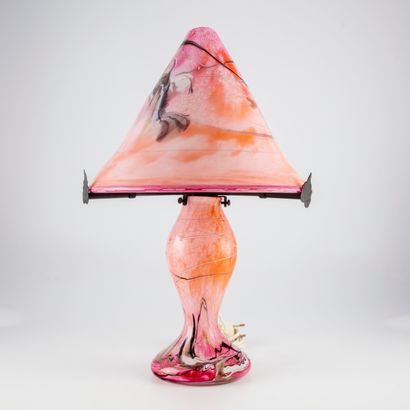 LUZORO Michèle LUZORO (née en 1949)

Lampe champignon "Groseille" en verre marmorréen...