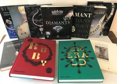 null Ensemble de 12 ouvrages sur les bijoux

Ruby, the king of gems - Joanna Hardy,...