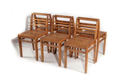GABRIEL René GABRIEL (1890-1950)

Suite de six chaises n°103 modèle caillebotis,...