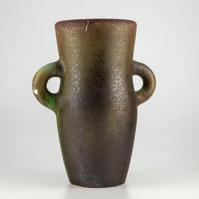 RAMIE Attribué à Suzanne RAMIE

Vase balustre à anses latérales en céramique chamottée

Cachet...