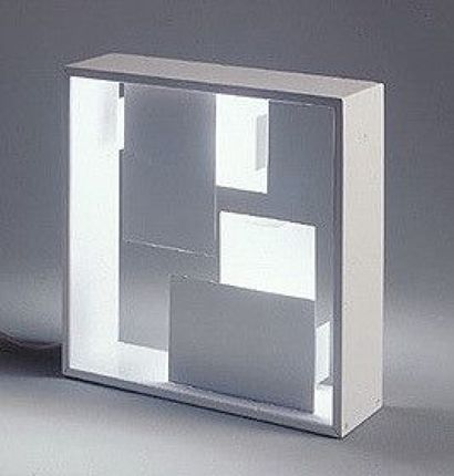 PONTI Gio PONTI, édition ARTEMIDE

Lampe à poser Fato composée d'un cadre carré en...