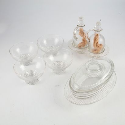 null Oil and vinegar cruet and butter dish in glass decorated with a frieze of pearls

H....