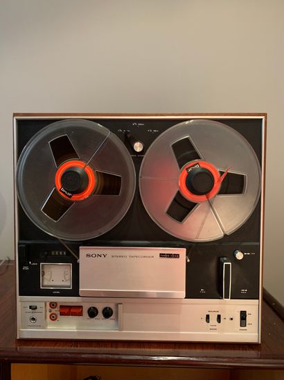 null 
Matériel Audio années 70 comprenant:



1 ampli-Tunner. MARANTZ 2225L 



1...